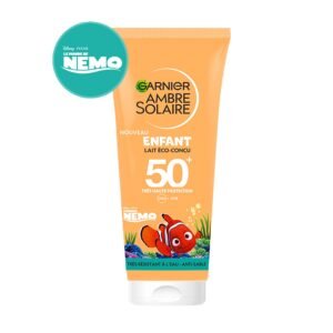 GARNIER Ambre Solaire Schutzmilch für Kinder, LSF 50+, schützt vor UVA & UVB - wasserfest & sandfrei - natürliche Aloe Vera - Vegan & Cruelty Free - Gesicht & Körper - 100 ml